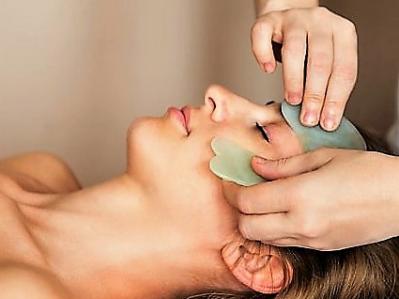 Gua sha facial